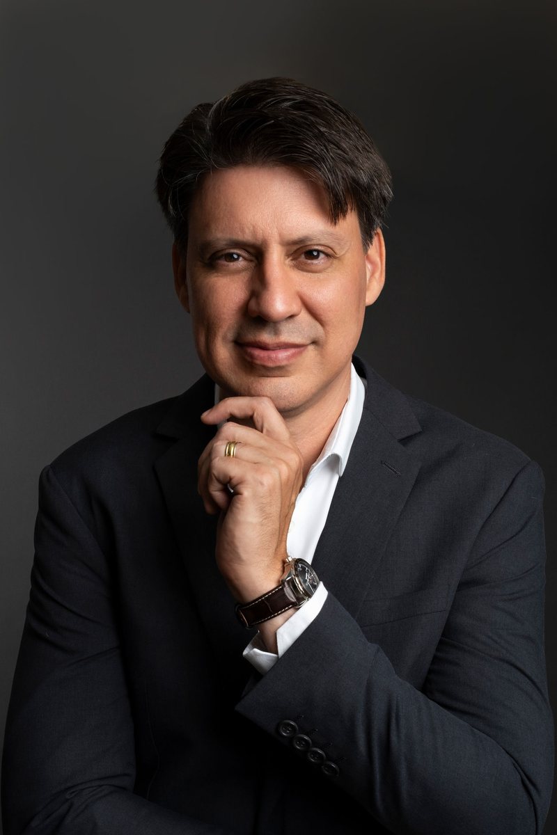 Dr. Gustavo